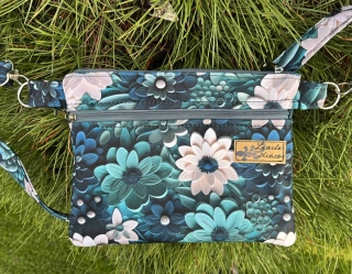 Malá kabelka crossbody 3d květy modré